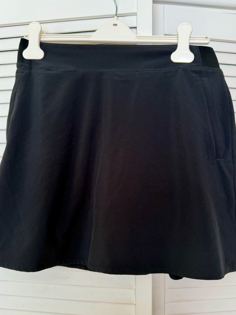 Athleta Black high  rise short size 10